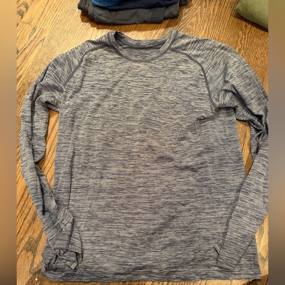 Men’s Lululemon Gray Long Sleeve Athletic Shirt M